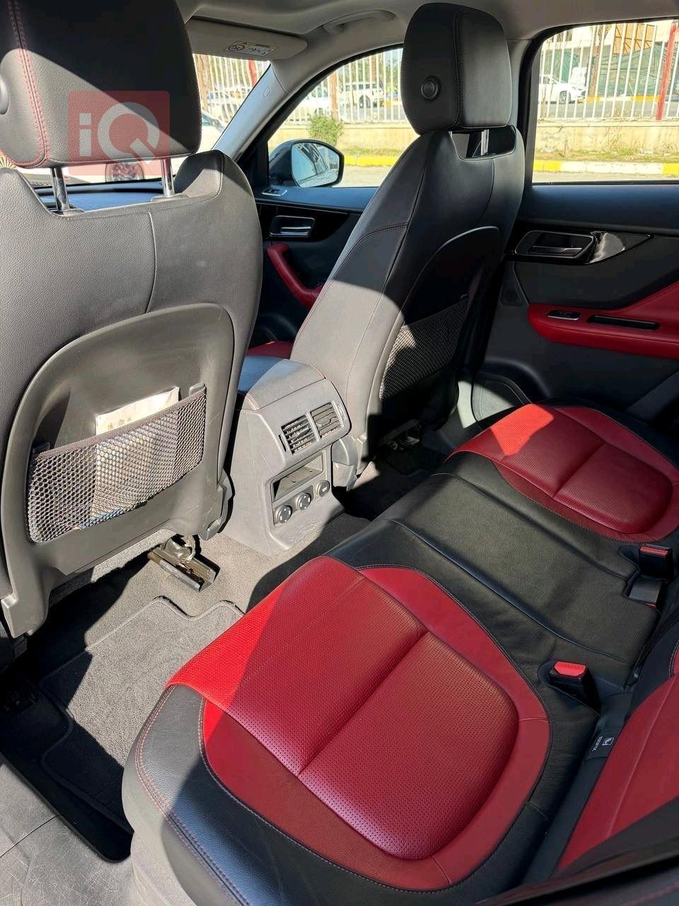 جاكوار إف-بيس